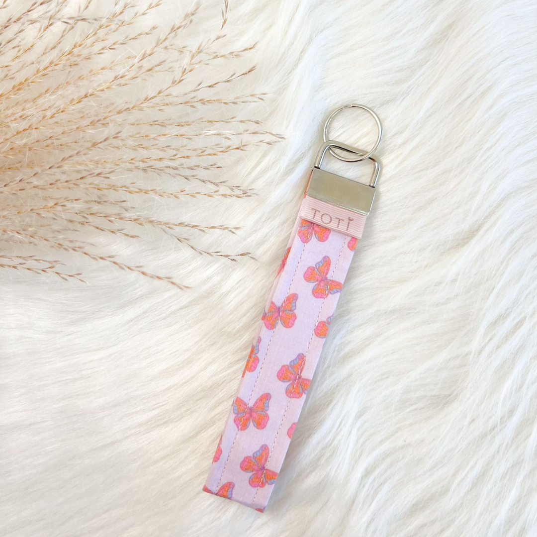 Wristlet Keychains, Fob Daisy Wristlet, Custom keychains, Handmade, Butterfly
