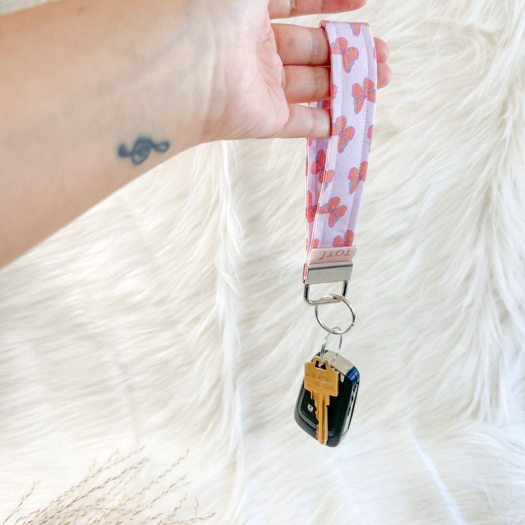 Wristlet Keychains, Fob Daisy Wristlet, Custom keychains, Handmade, Butterfly