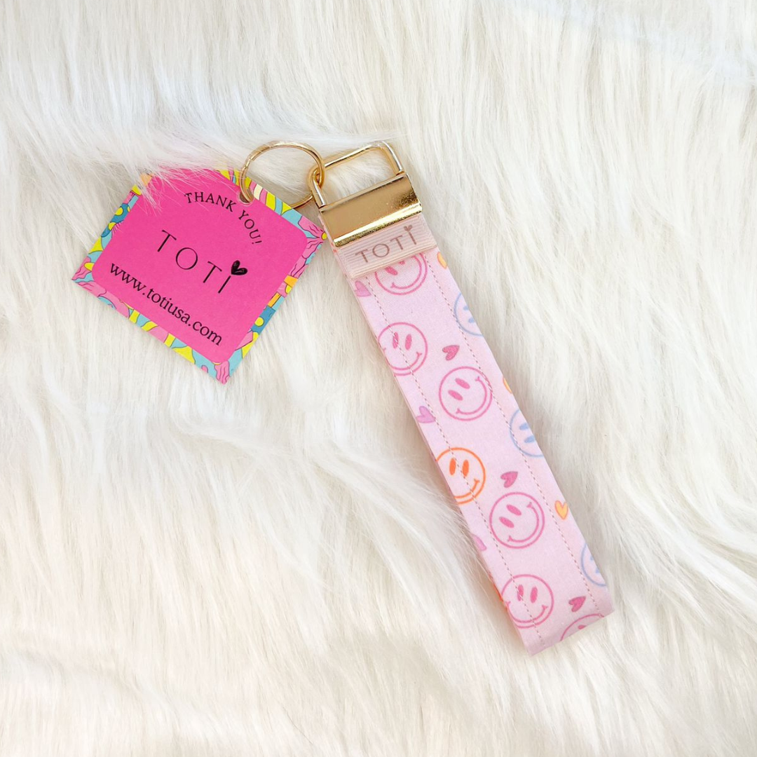 Wristlet Keychains, Fob Daisy Wristlet, Custom keychains, Handmade, Smile Face