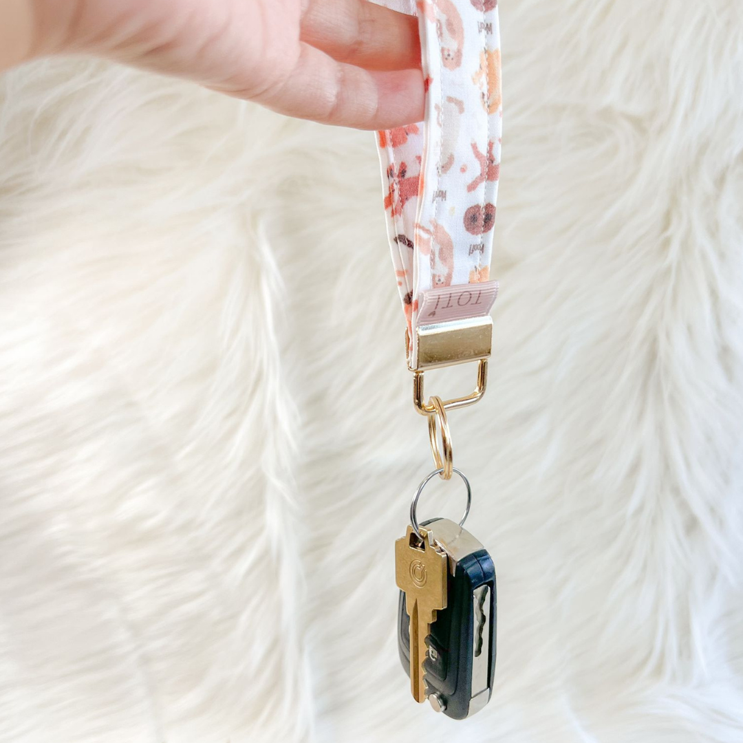 Wristlet Keychains, Fob Daisy Wristlet, Custom keychains, Handmade, Puppy