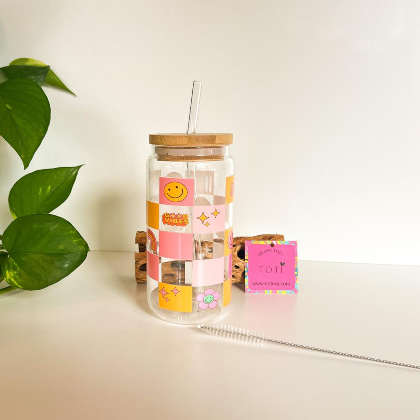 Happy Retro Faces - 16 oz  Glass iced coffee Cup