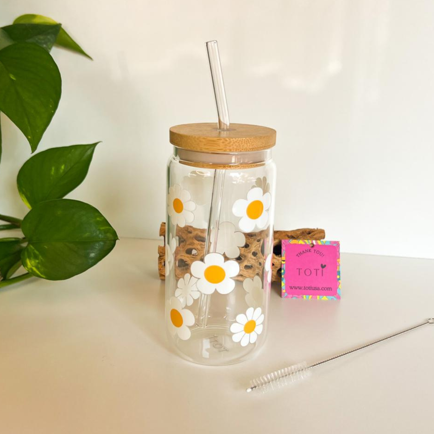 Marguerite Daisy -   16 oz  Glass Iced Coffee Cup